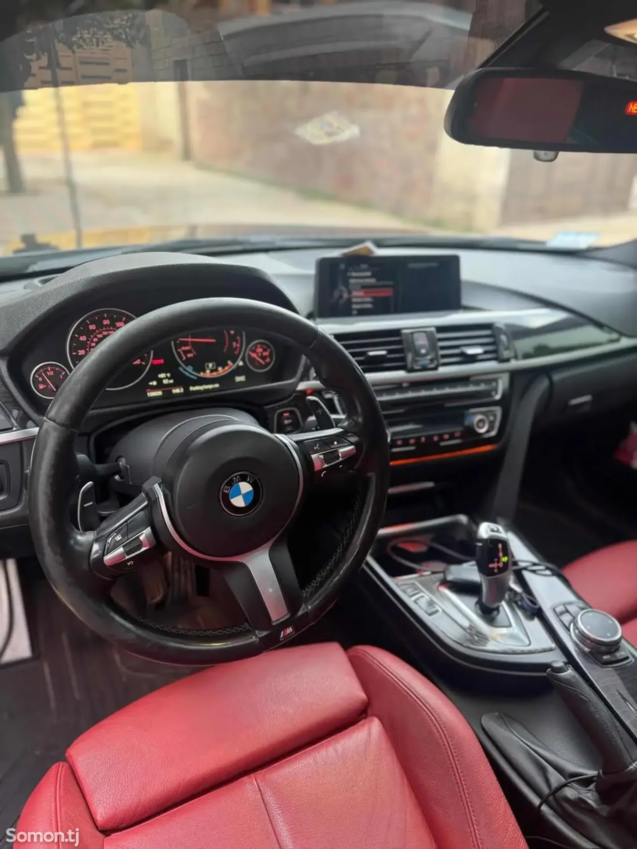 BMW 3 series 2015 · 2.0 AT