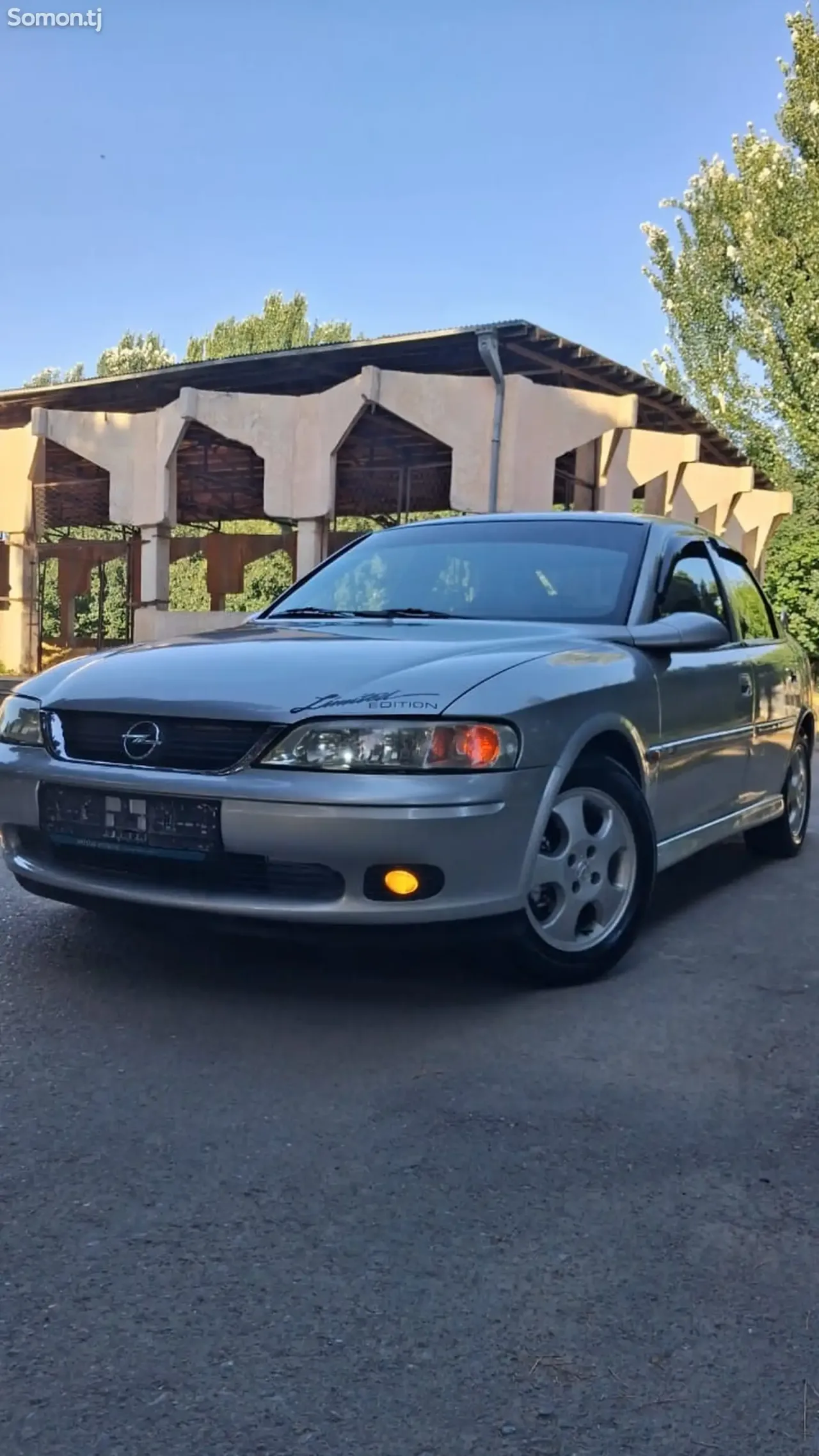 Opel Vectra B 1998 · 1.6 MT