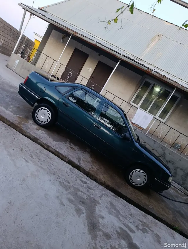 Opel Vectra B 1995 · 0.6 MT