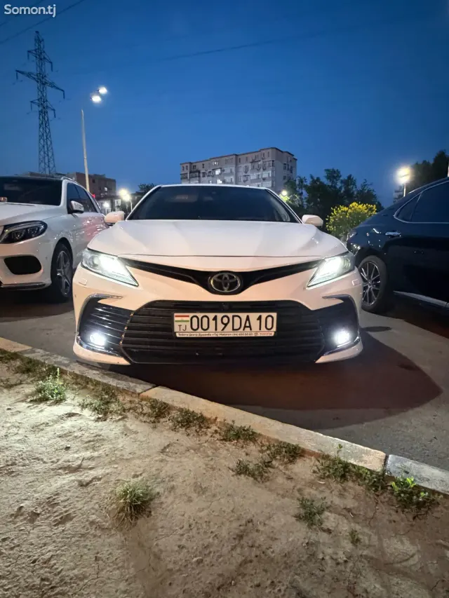 Toyota Camry 2021 · 3.5 AT