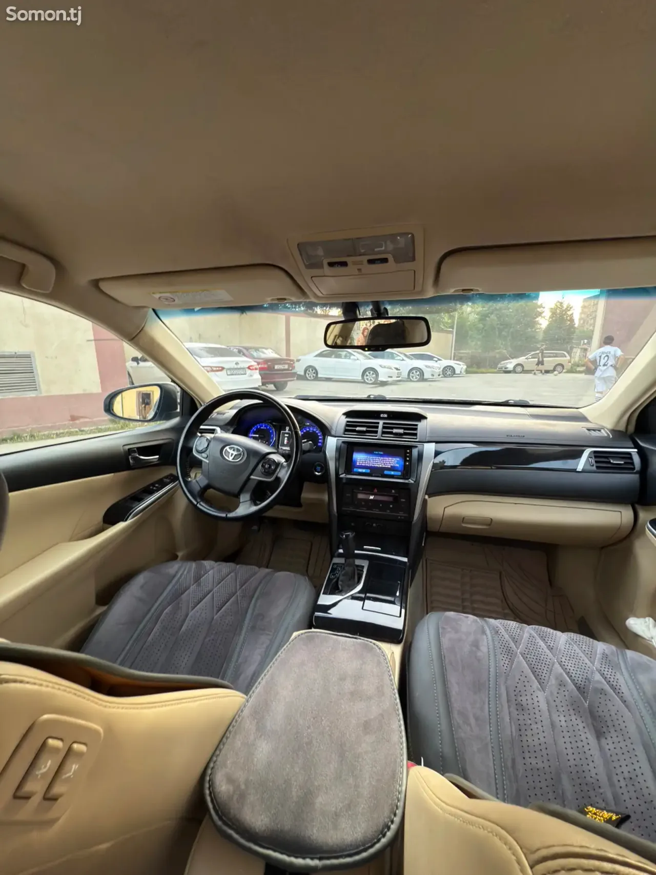 Toyota Camry 2016 · 2.5 AT