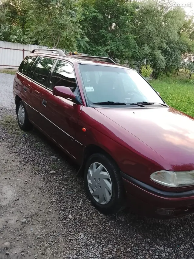 Opel Astra F 1997 · 1.6 MT