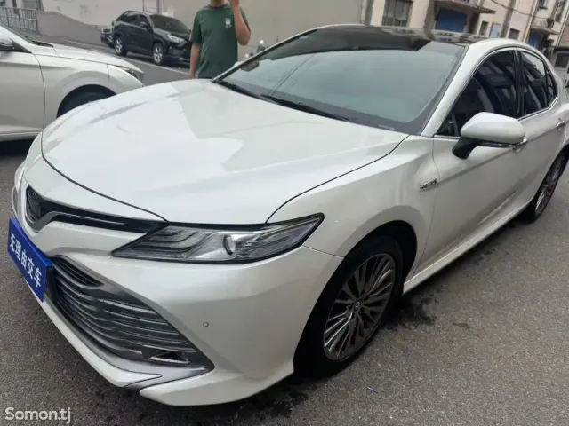 Toyota Camry 2020 · 2.5 AT