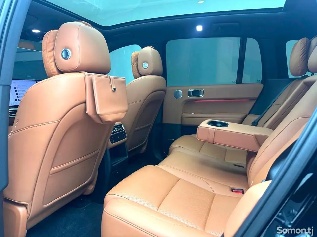Li Auto (Lixiang) L6 2025 · AT