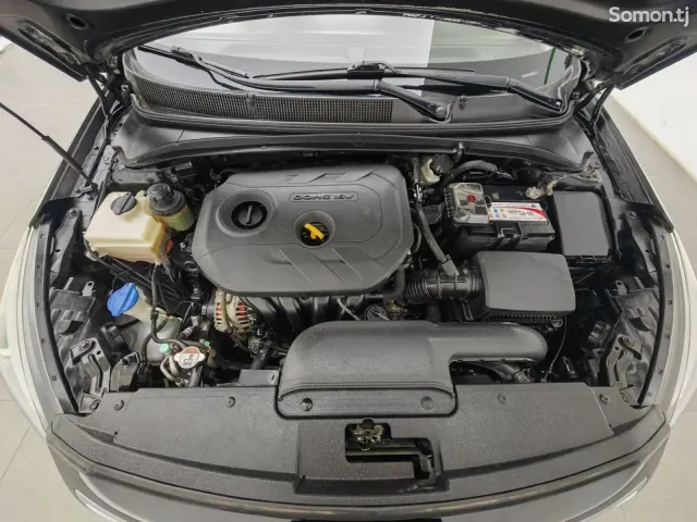 Hyundai Sonata 2014 · 1.8 AT