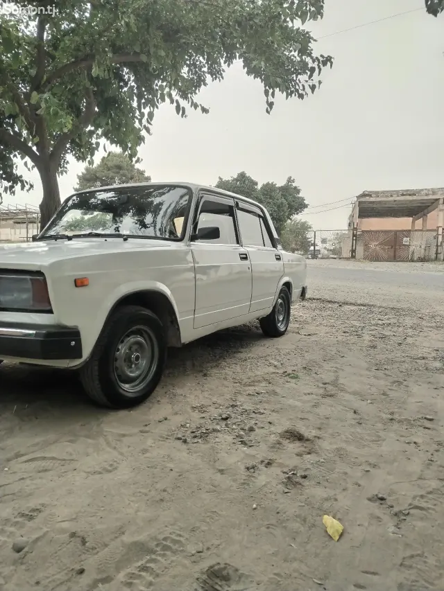 Lada (ВАЗ) 2107 2004 · 1.6 MT