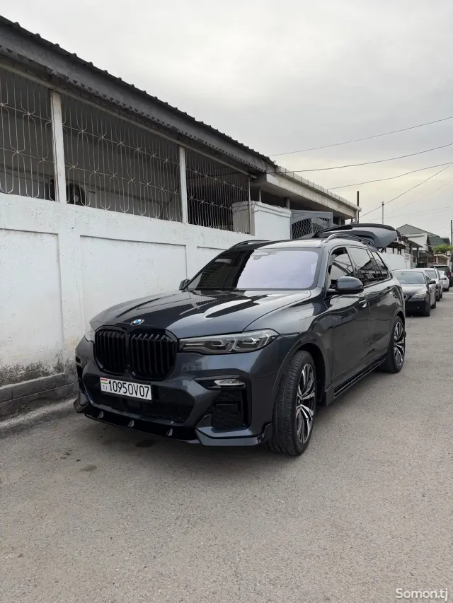 BMW X7 2022 · 4.0 AT