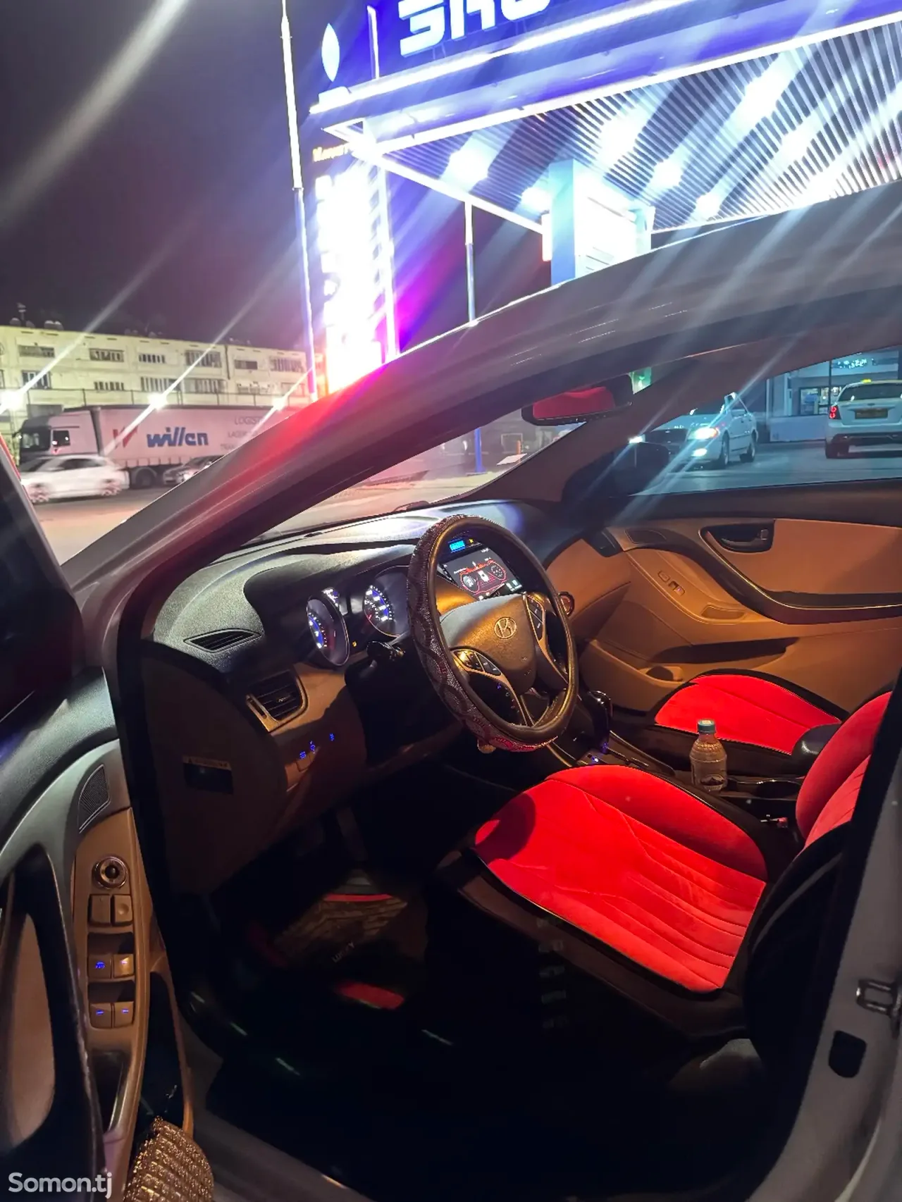 Hyundai Elantra 2013 · 2.0 AT