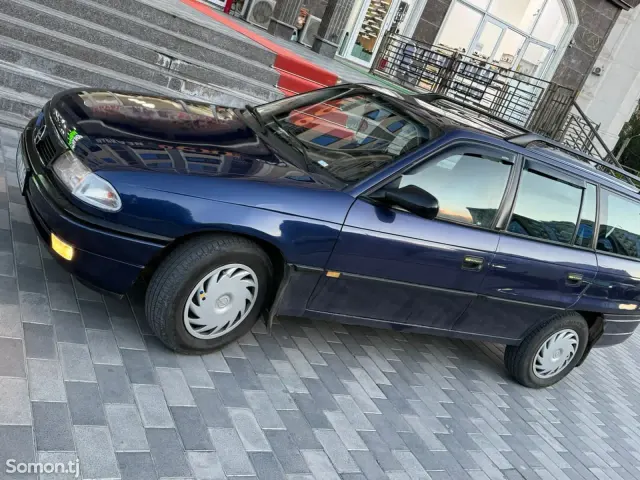 Opel Astra F 1997 · 1.6 MT