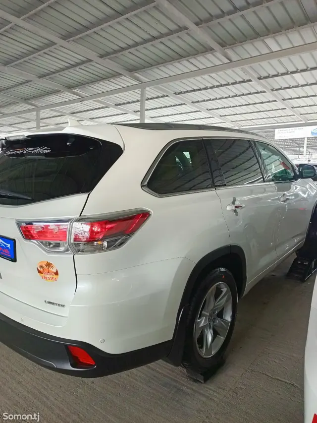 Toyota Highlander 2016 · 3.5 AT