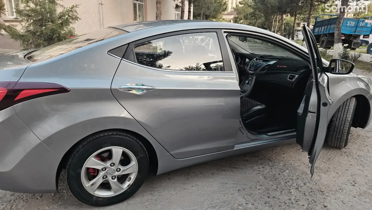 Hyundai Avante 2014 · 1.6 AT
