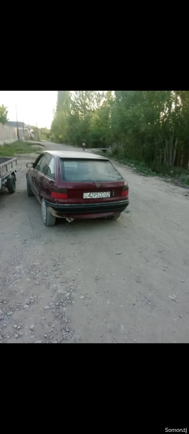 Opel Astra F 1991 · 1.4 MT