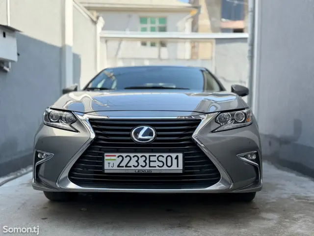 Lexus ES series 2016 · 2.5 AT