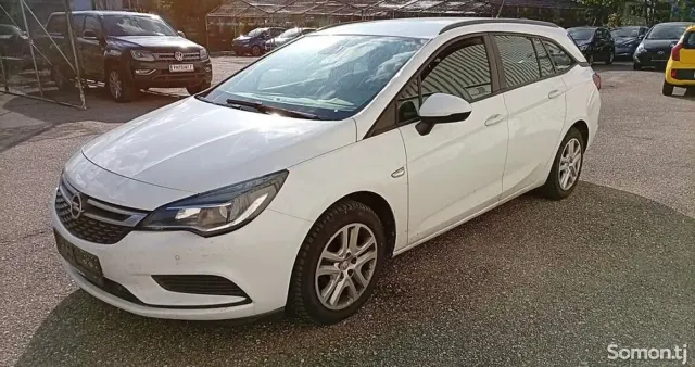 Opel Astra K 2016 · 1.0 MT