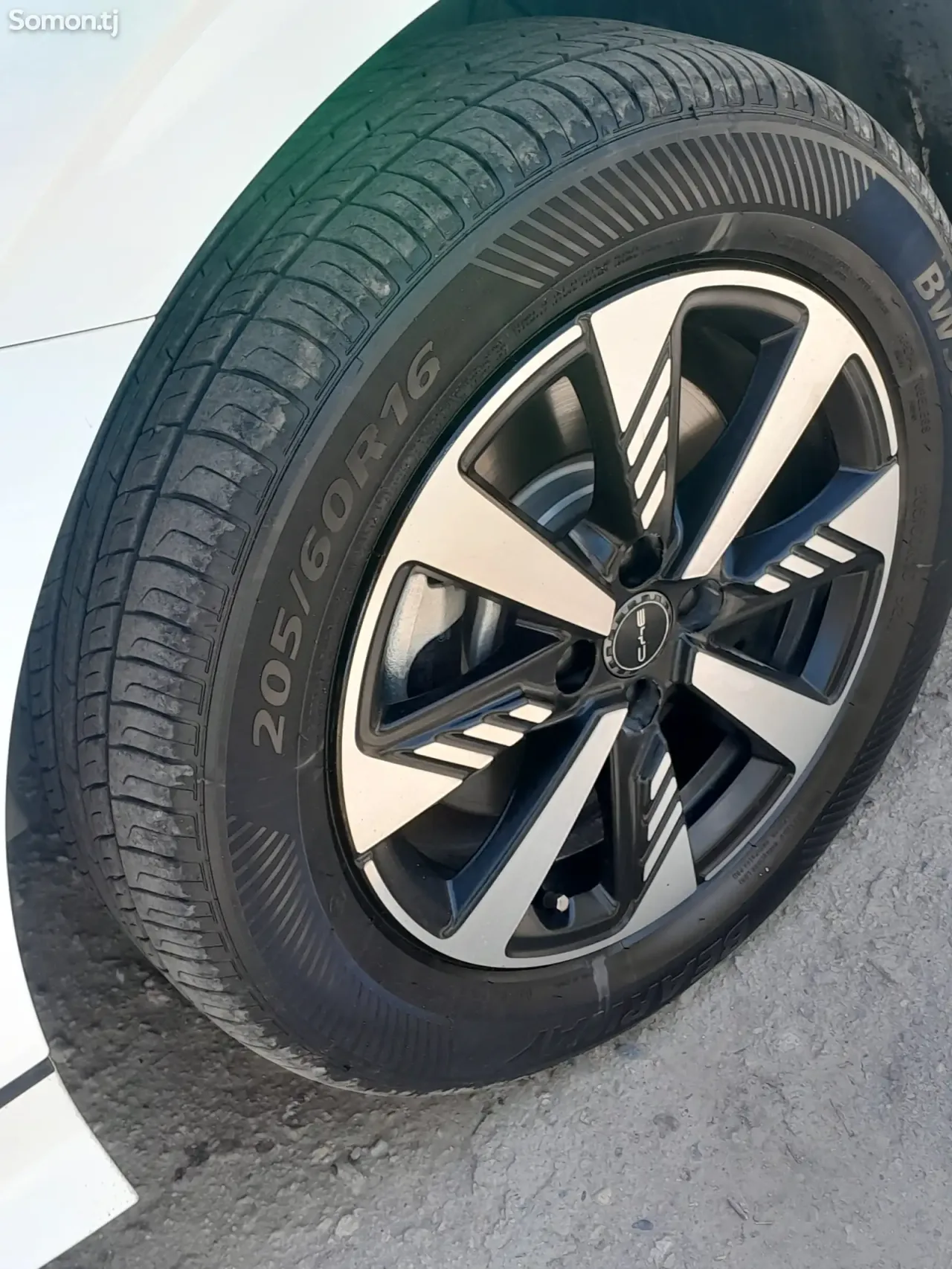 BYD E2 2025 · 5.0 AT