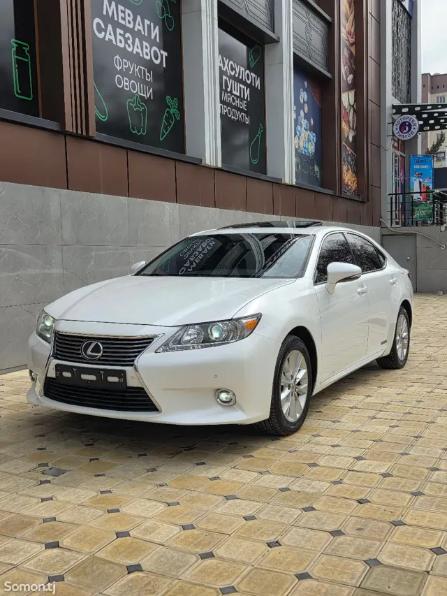 Lexus ES series 2015 · 2.5 AT