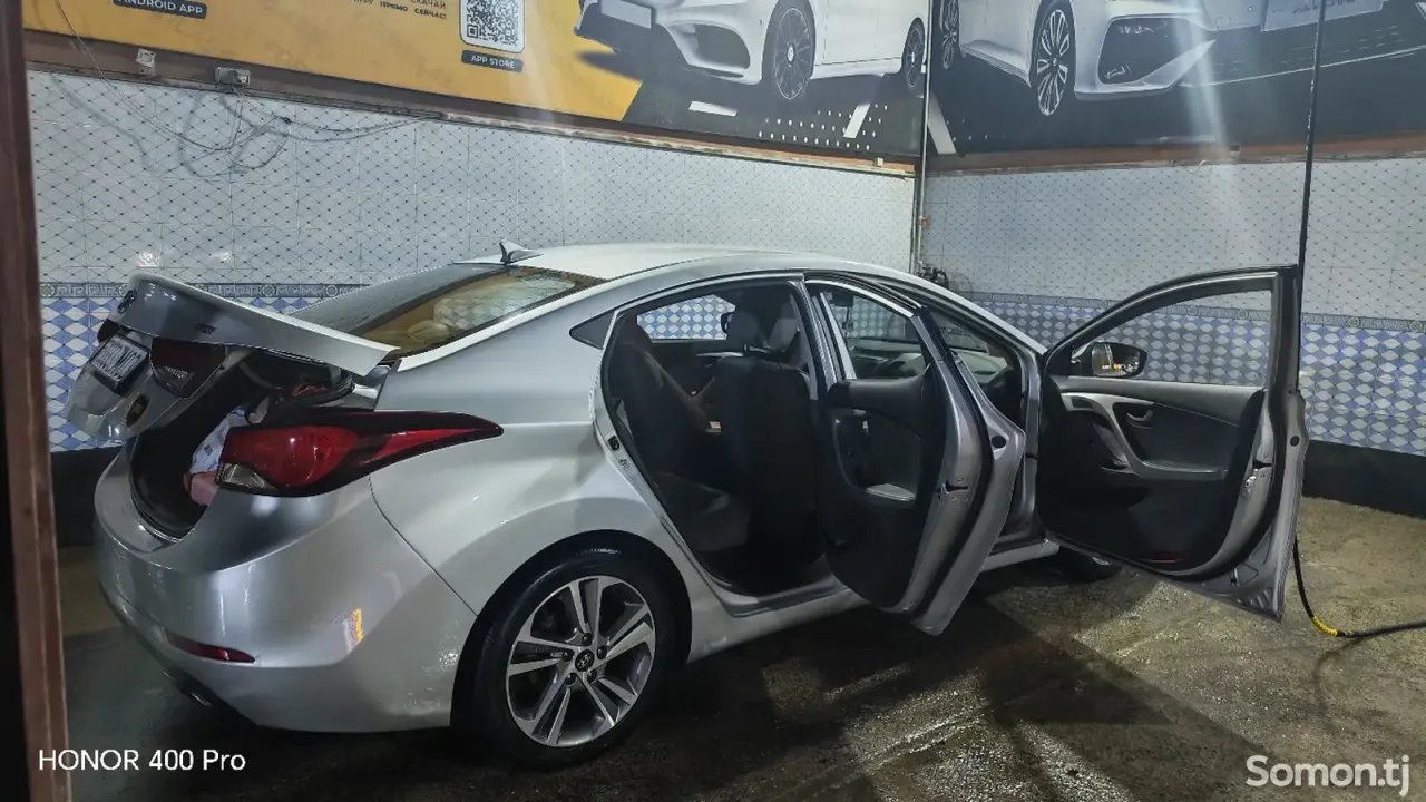 Hyundai Avante 2014 · 1.6 AT