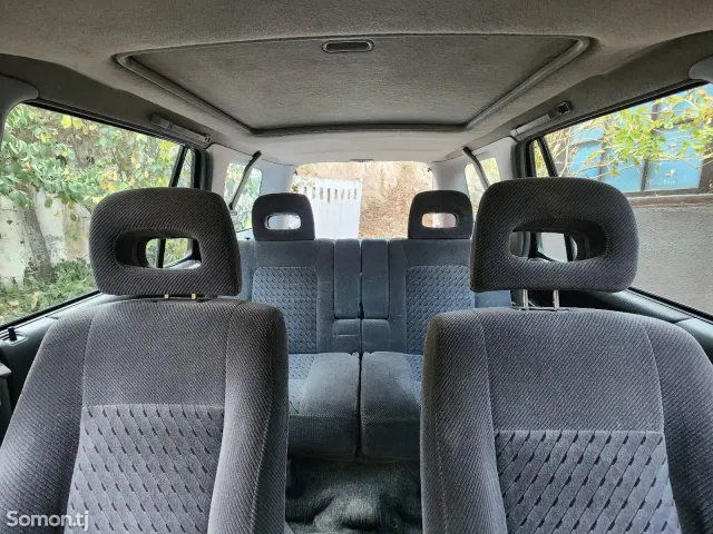 Honda CR-V 2000 · 2.0 MT