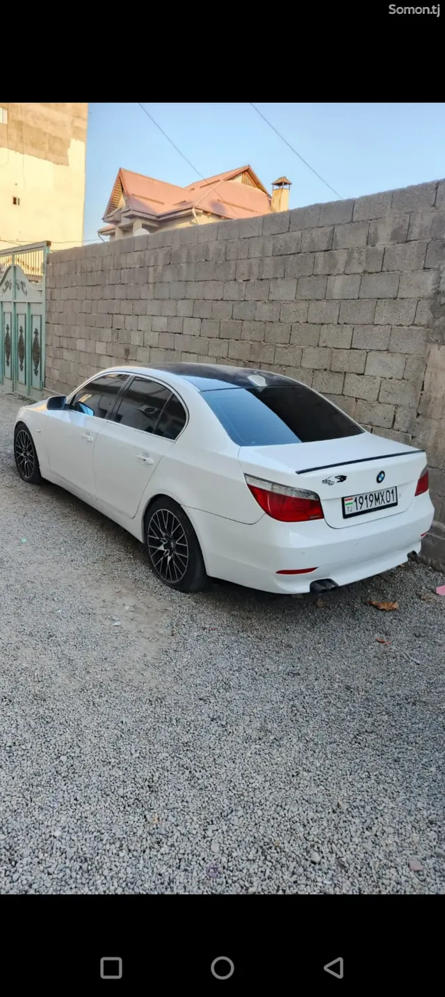 BMW M5 2005 · 2.2 AT