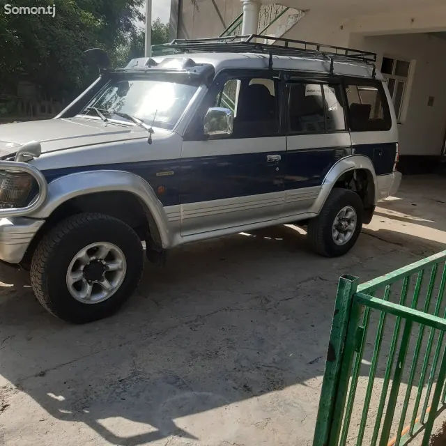 Mitsubishi Pajero 1996 · 2.9 MT