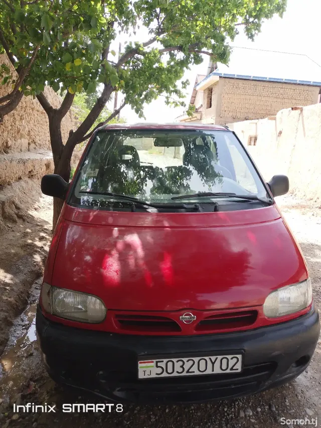 Nissan Serena 1998 · 1.6 MT