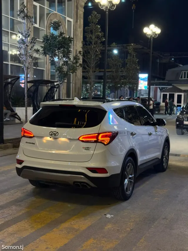 Hyundai Santa Fe 2016 · 2.0 AT