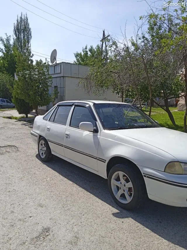 Daewoo Nexia 1995 · 1.6 MT