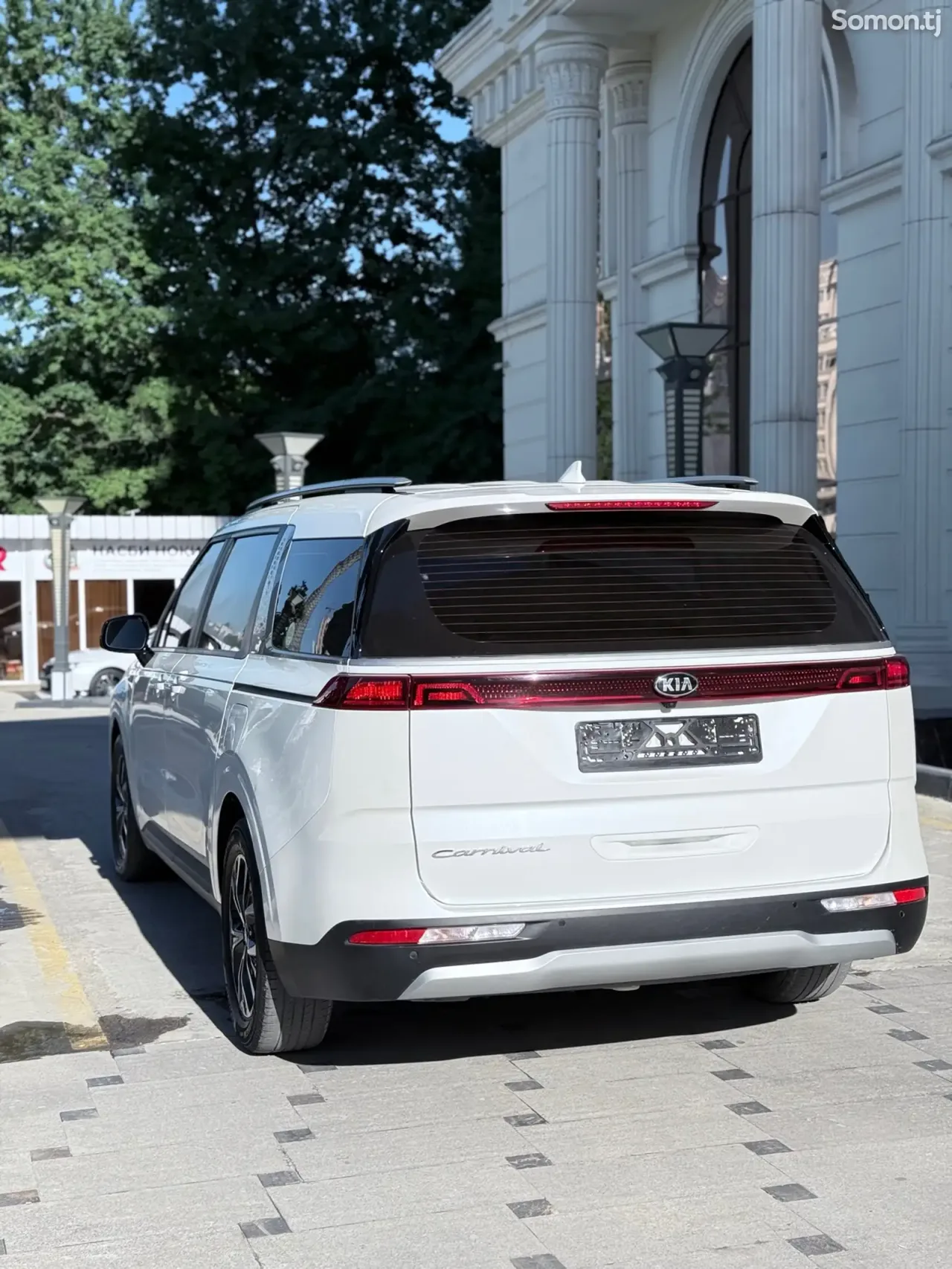 Kia Carnival 2021 · 2.2 AT