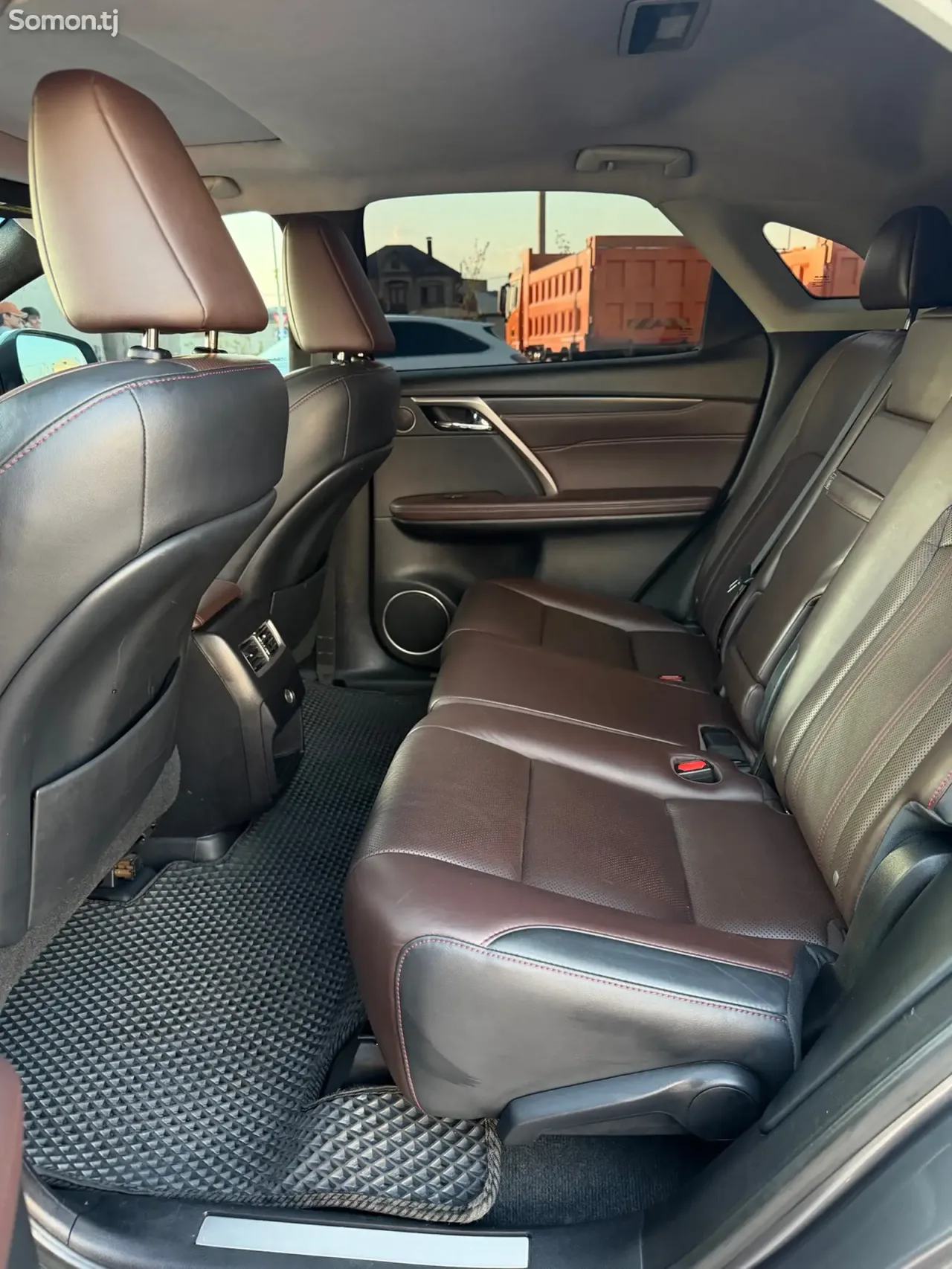 Lexus RX series 2017 · 3.5 AT