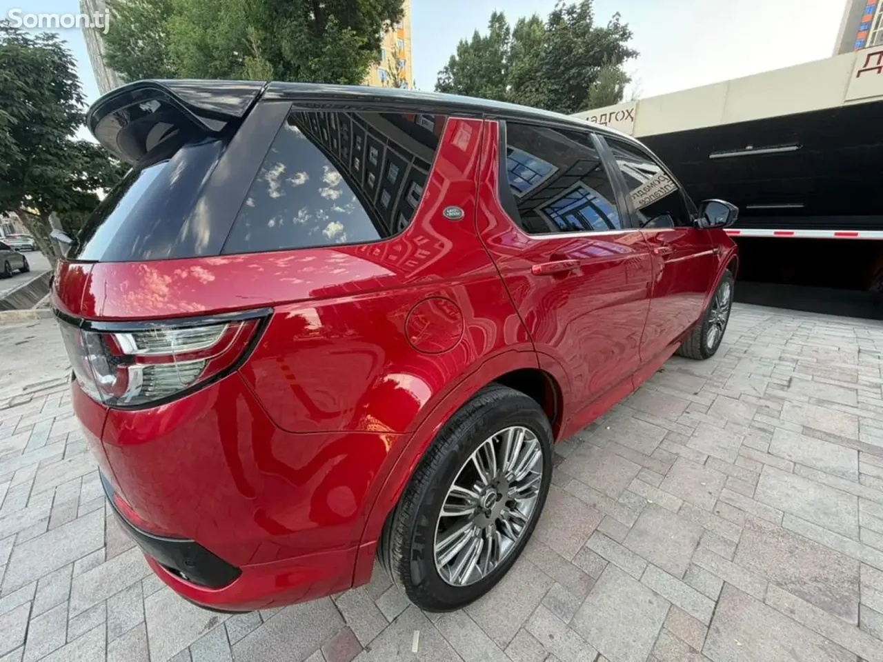 Land Rover Discovery 2016 · 2.0 AT