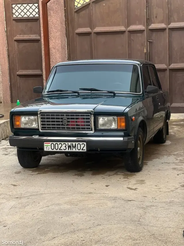 Lada (ВАЗ) 2107 2009 · 1.6 MT