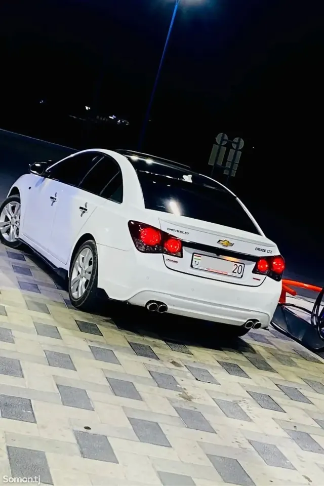 Chevrolet Cruze 2013 · 1.8 AT