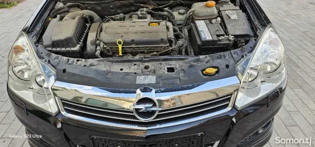 Opel Astra H 2008 · 1.6 MT