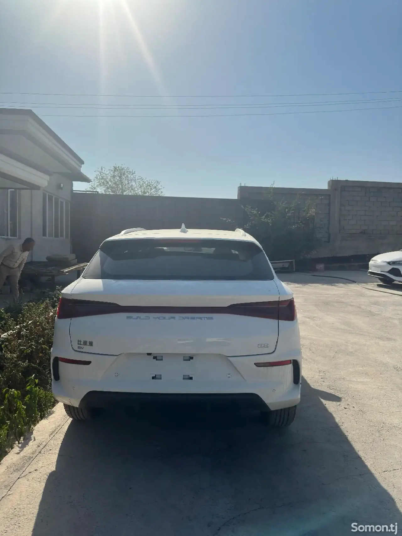 BYD E2 2025 · AMT