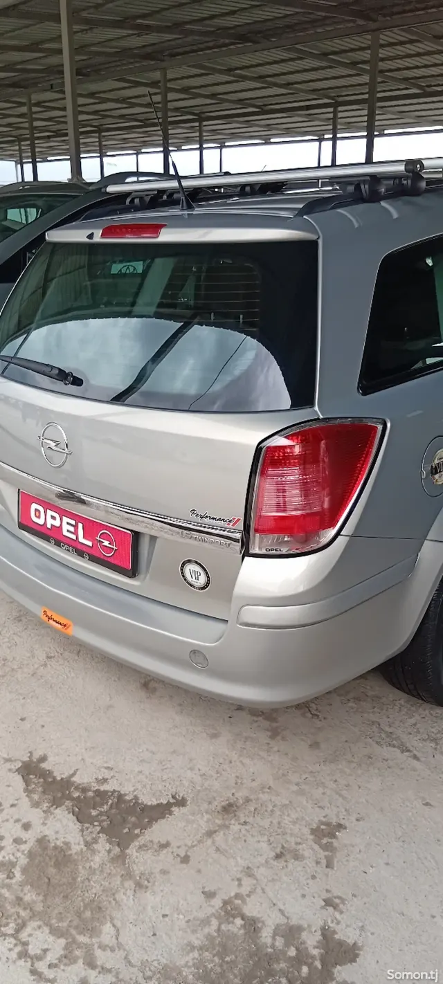 Opel Astra H 2007 · 1.6 MT