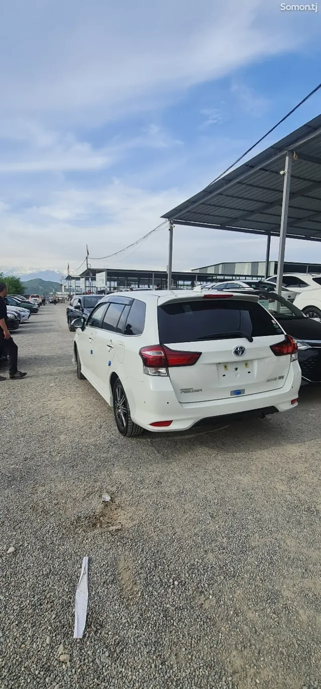 Toyota Fielder 2015 · 1.5 AT