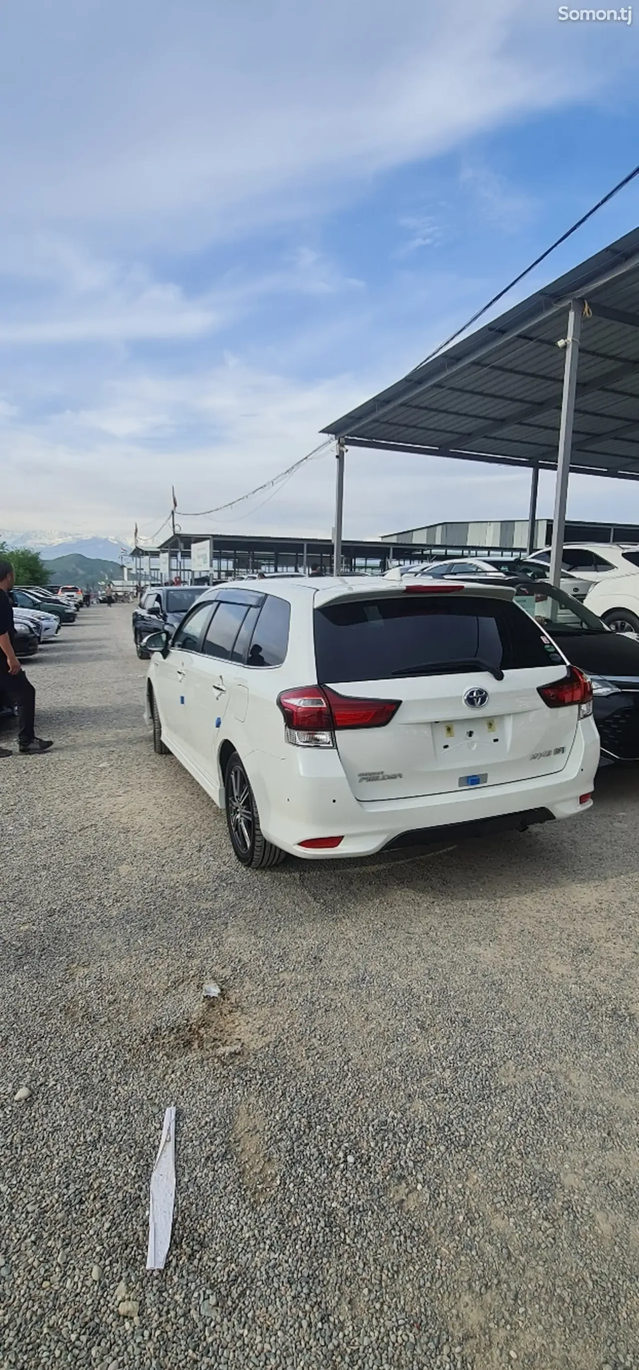 Toyota Fielder 2015 · 1.5 AT