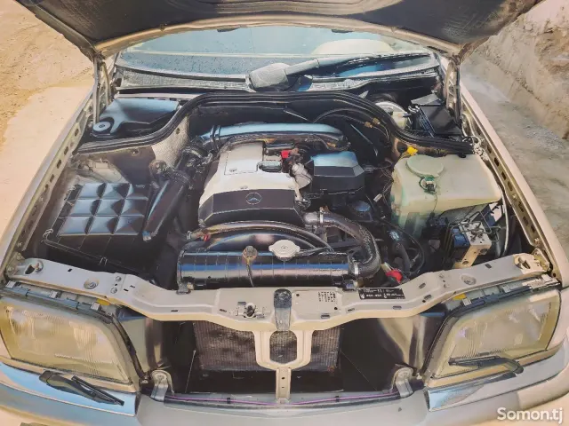 Mercedes-Benz C class 2000 · 1.8 MT