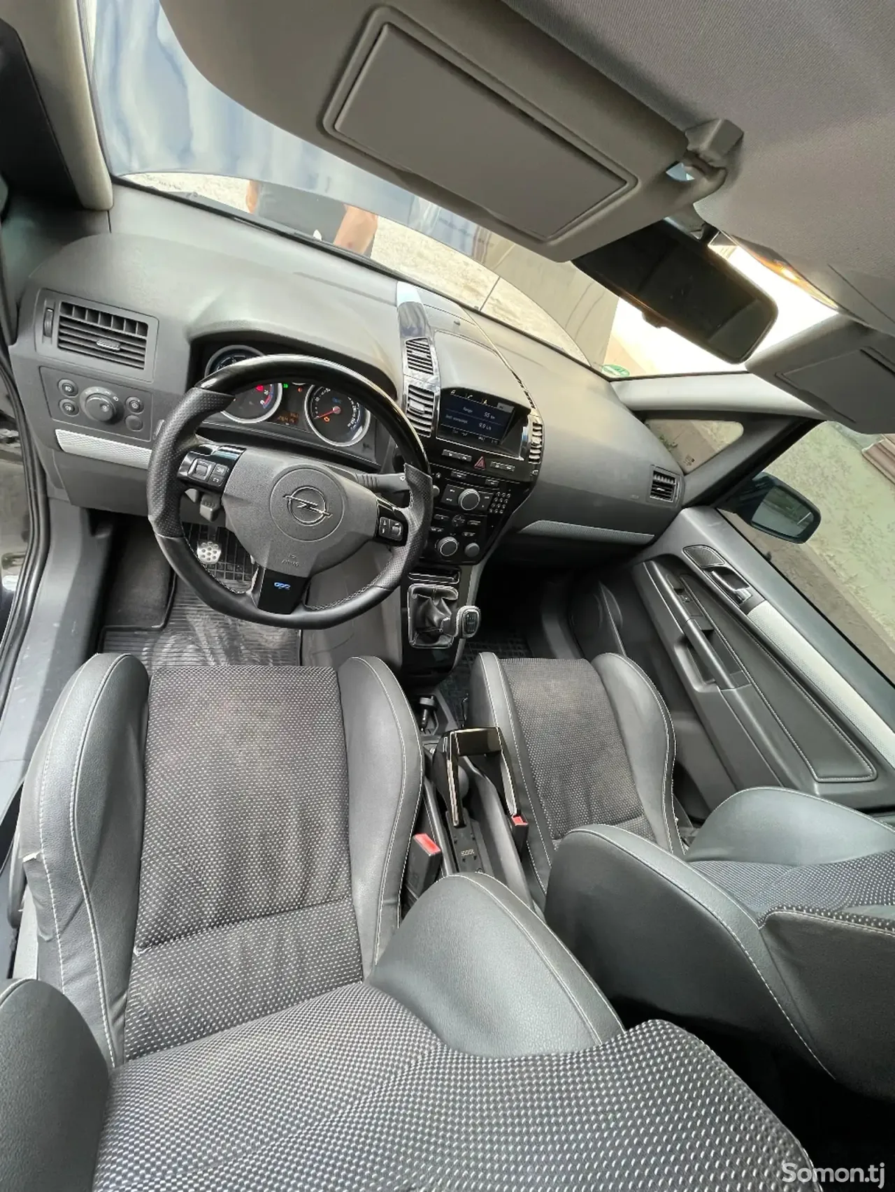 Opel Zafira 2007 · 2.0 MT