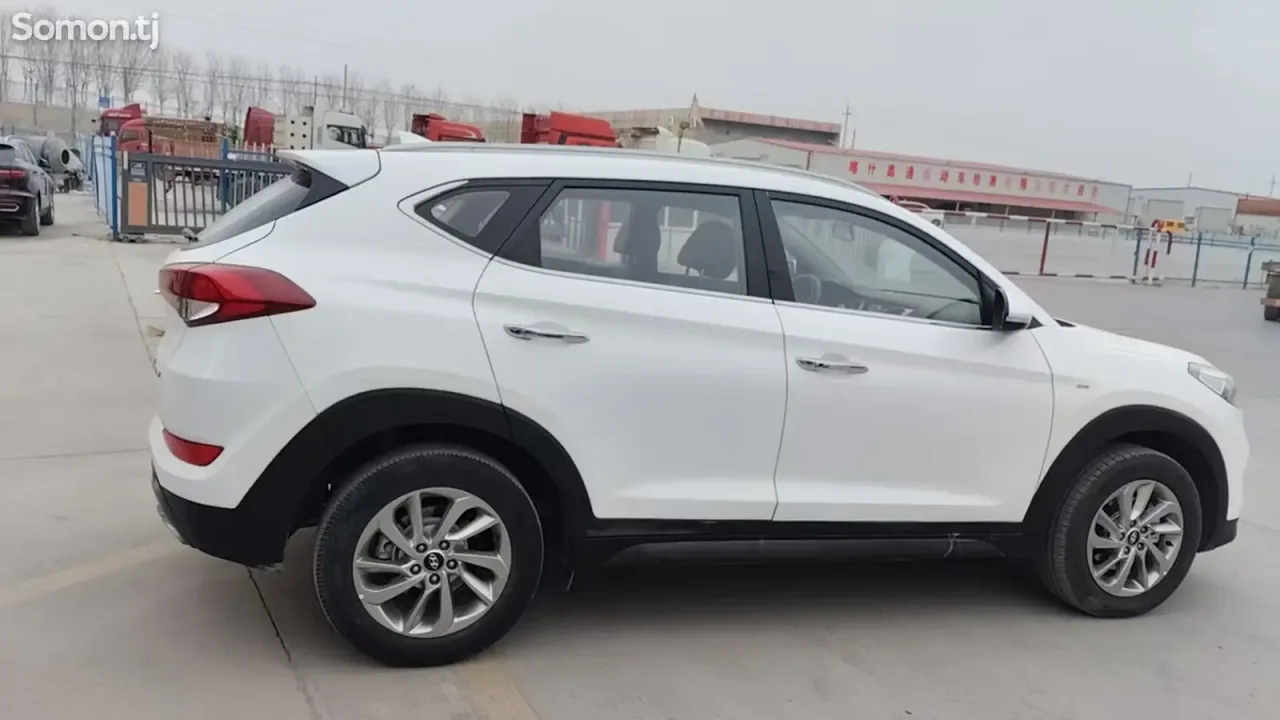 Hyundai Tucson 2016 · 1.6 AT