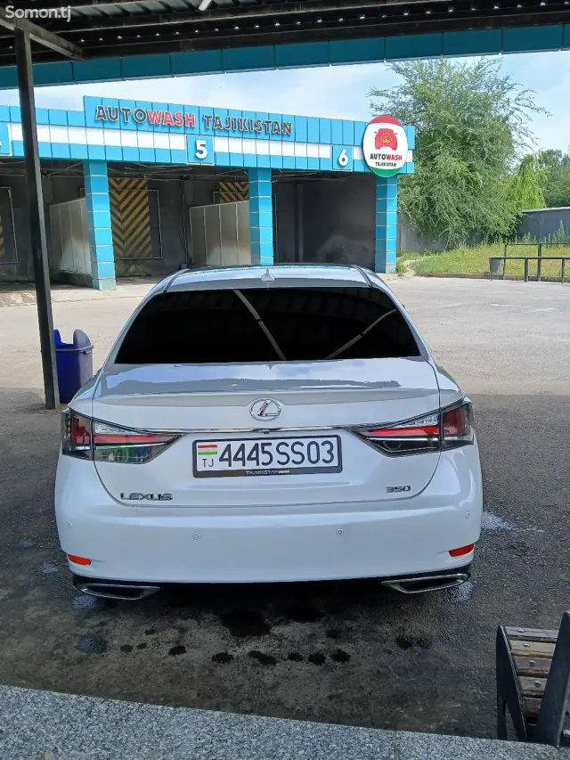 Lexus GS series 2013 · 3.5 AT
