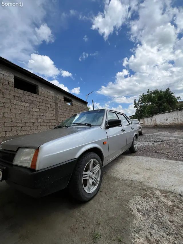 Lada (ВАЗ) 21099 2004 · 1.6 MT
