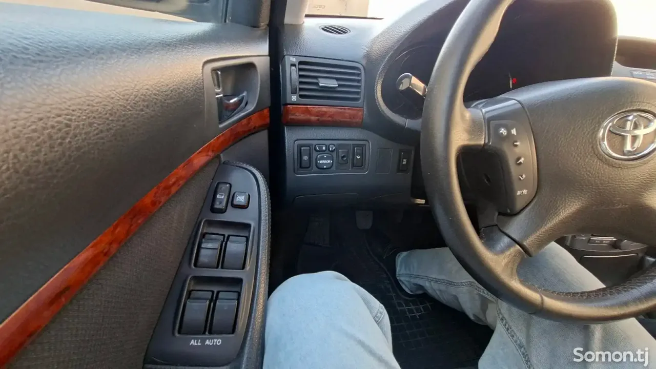 Toyota Avensis 2006 · 1.8 MT