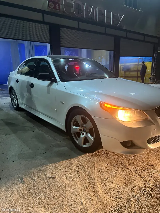 BMW M5 2004 · 2.0 AT