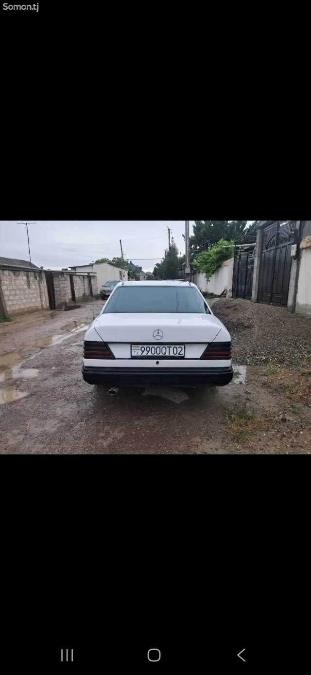 Mercedes-Benz W124 1987 · 2.0 MT