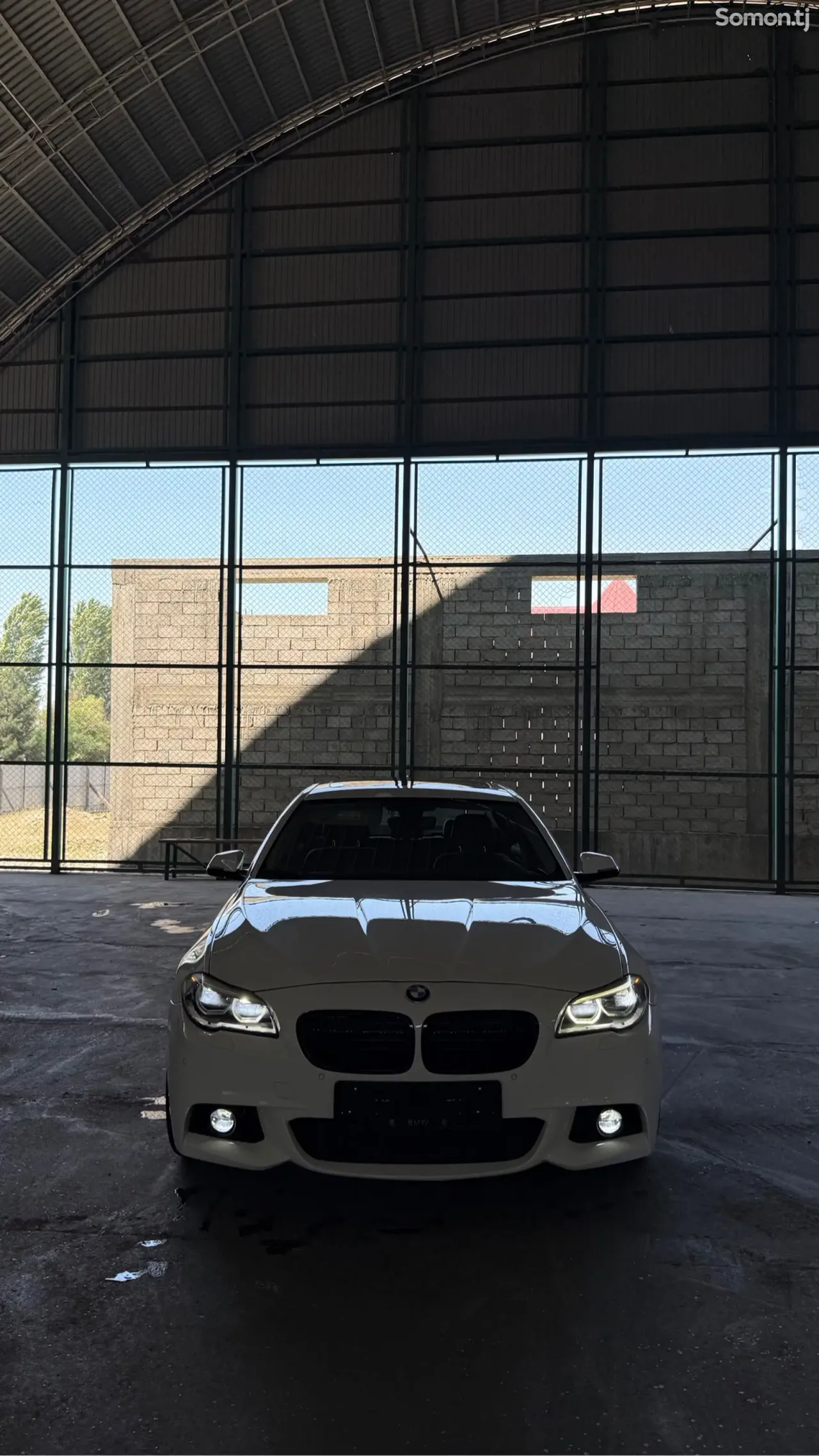 BMW 5 series 2015 · 2.0 AT