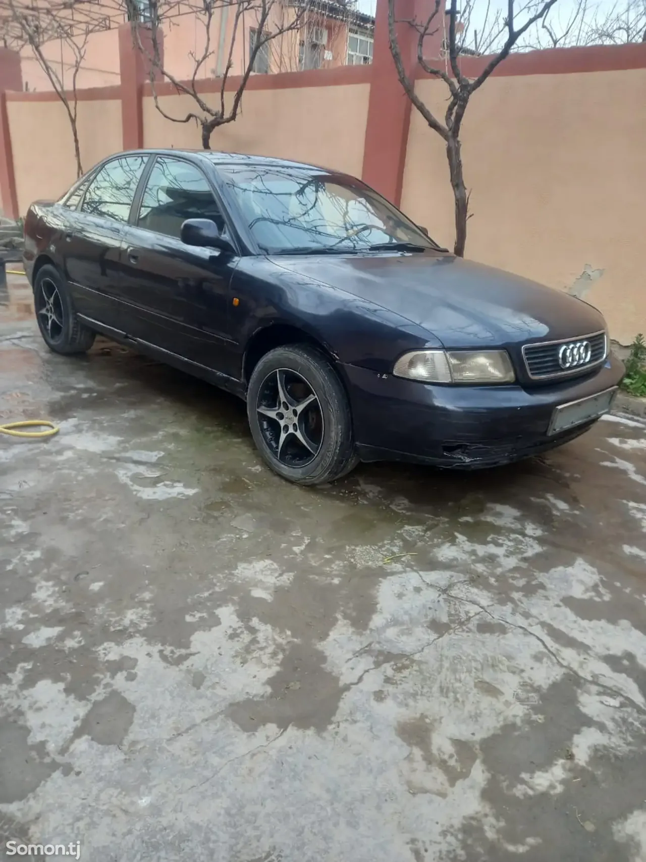 Audi A4 1998 · 1.8 MT
