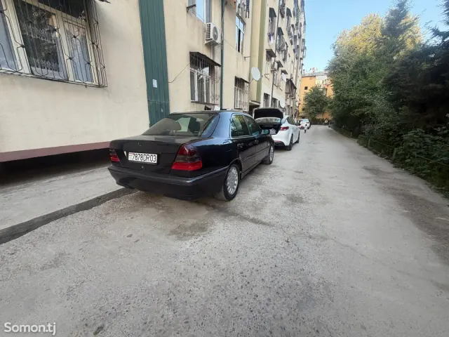 Mercedes-Benz C class 1999 · 2.4 AT