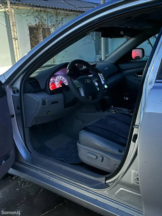 Toyota Camry 2011 · 2.5 AT