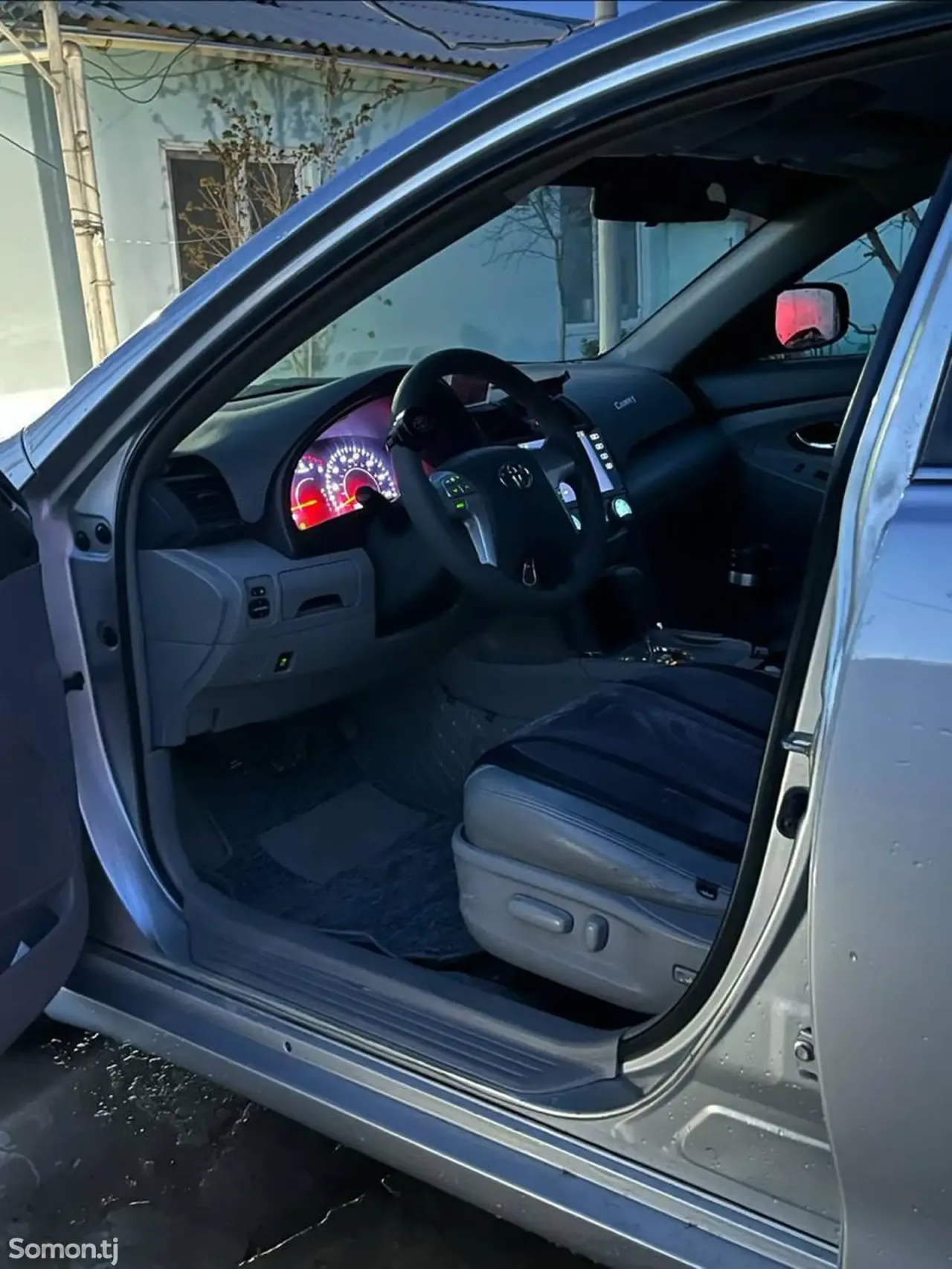 Toyota Camry 2011 · 2.5 AT